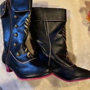 Disney Store Anna Boots NWT 9/10 Runs small